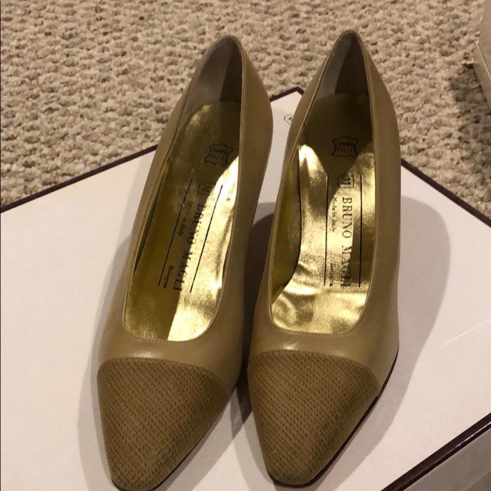 Bruno Magli pumps